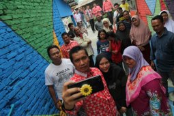 Wali Kota Pematangsiantar kunjungi "Gang Tematik" di Kelurahan Pardomuan
