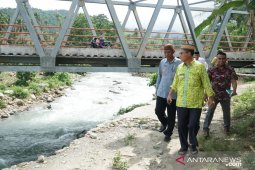 Wabup Gorontalo Utara tinjau abrasi sungai Motihelumo-Sumalata Timur