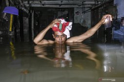 Beberapa ruas jalan di Jakarta masih belum bisa dilintasi kendaraan