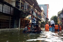 Berbagai hal unik banjir Teluk Gong