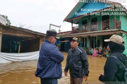 Hundreds of houses inundated in Banjarbaru, road cut off
