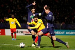 Gagal gabung Atletico, Cavani bertahan di PSG