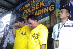 Polisi dan wartawan gadungan selain memeras juga menyetubuhi korban