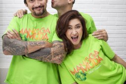 Gary Iskak belajar logat Batak dengan Tora Sudiro demi  film komedi "Mangga Muda"