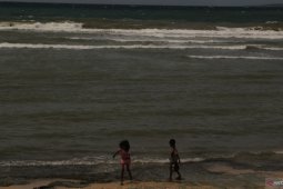 Wilayah perairan NTT berpotensi gelombang setinggi 4 - 6 meter