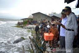 Gubernur tinjau lokasi abrasi pantai