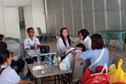 Risma beri santunan anak pasutri korban pohon tumbang