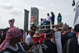 Dalam satu pekan Mendikbud  Nadiem Makarim didemo hingga dua kali