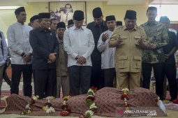 Prabowo melayat Rektor UKRI