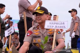 Cegah abrasi, Polda Babel tanam 1.700 pohon di tiga tempat
