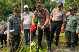 Polres Cianjur tanam 3.000 pohon di daerah zona merah bencana