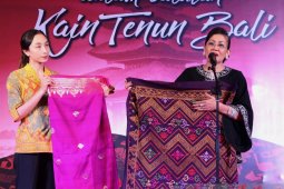 Dekranasda Bali: gunakan tenun asli untuk sejahterakan perajin