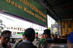 Kodim 0212 serahkan bantuan kemanusiaan kepada korban kebakaran di Padangsidimpuan