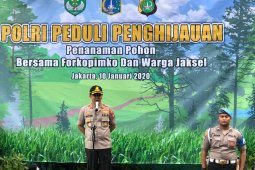 Naik pangkat, anggota Polrestro Jaksel 'wajib' tanam pohon