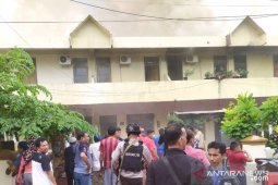 Wisma Segara di Balikpapan terbakar, 13 keluarga polisi mengungsi