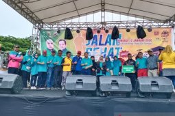 Wagub Hadi Mulyadi berikan tambahan hadiah Umroh