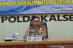 Tilang pengemudi merokok saat berkendara