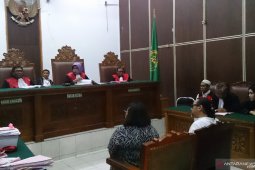 Nunung sudah habiskan dua sepatu