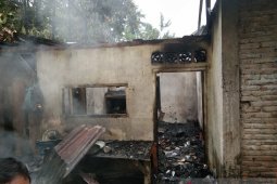 Ditinggal ke ladang, 1 unit rumah di Barus terbakar