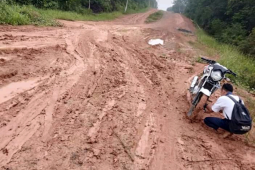 Jalan Mesuji rusak parah