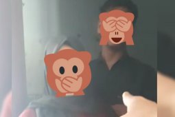 Sepasang muda-mudi di tangkap saat 'indehoi' di  Alun-alun