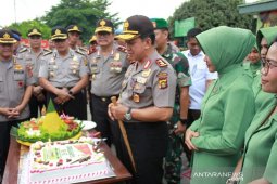 Kapolda Jambi berikan kado kejutan HUT Batalyon Yonif Raider 142/KJ