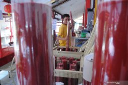 Produksi lilin meningkat jelang imlek