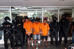 Tiga perampok sopir taksi daring diringkus