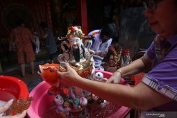 Cuci Patung Dewa