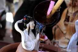 Warga Bali persiapkan Imlek di Vihara Dharmayana Kuta