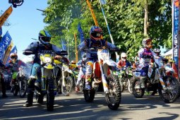 Ribuan pebalap ikuti ajang Bhayangkara Adventure Seven di Blitar