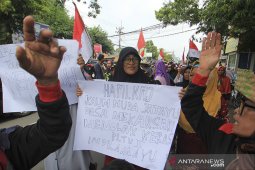 Aksi tolak PLTU II