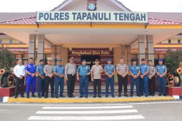 Danlanal Sibolga yang baru berkunjung ke Mapolres Tapteng