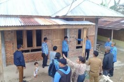 Wakil Bupati Samosir pantau bedah  rumah program BSPS