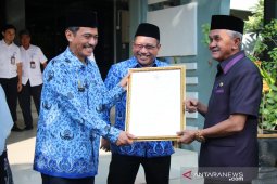 Bupati serahkan izin stasiun Radio Swara Banjar