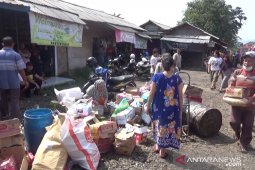 Minim pembeli,  Pasar penampungan di Sukabumi terus ditinggalkan pedagang