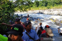 10 korban jembatan putus ditemukan
