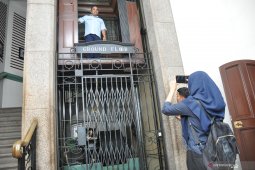Yuk lihat lift "jadul" di Medan yang masih beroperasi