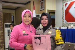 Bripka Irni Yusnita Bhabinkamtibmas terbaik Polda Gorontalo