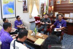 Pemkab Klungkung gagas Koperasi Pengolahan Sampah-Kain Tenun