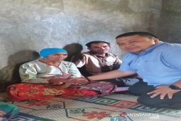 Dolly Pasaribu sambangi korban kebakaran Sialaman