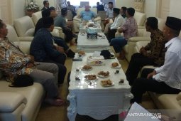 Forum reje temui Bupati keluhkan kekosongan bidan desa