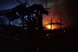 Seorang anak tega membunuh ibu kandung dan membakar rumah akibat miras