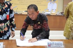 Bupati Bangka tandatangani perjanjian kerja pejabat daerah