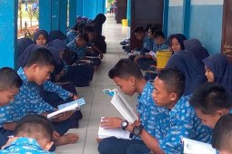 SMPN 17 Tanjabtim tingkatkan budaya baca melalui "Gerabah"