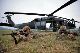36 orang terluka akibat ledakan bom mobil di pangkalan militer Kolombia