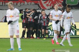 Leipzig tergelincir di Frankfurt