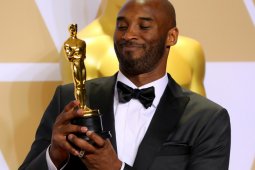 Legenda basket NBA Kobe Bryant meninggal dunia  akibat kecelakaan helikopter