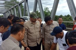 Kunker ke Tanjungjabung Barat, tiga pimpinan DPRD beserta Komisi III cek proyek jembatan