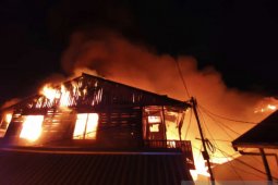 Puluhan pintu rumah bangsal ludes terbakar
